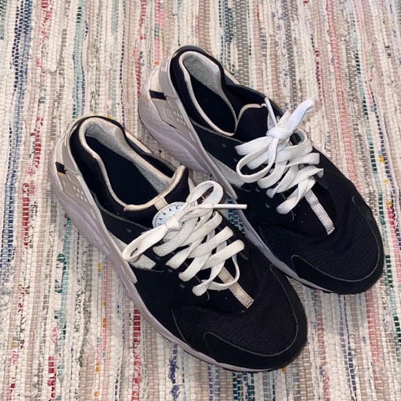 Huarache By Nike - Picture 1 of 2